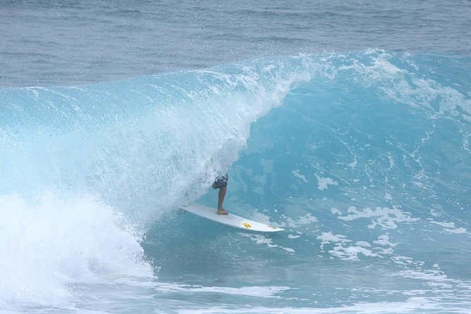 Aulas de Surf - Before you hit the water: safety training that makes beginners calmer