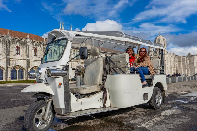 Authentic Lisbon: 4h Tuk Tuk Tour of Lisbon and Belém Secret Gems - Miradouro da Graça: traditional Lisbon with your first big photo angles