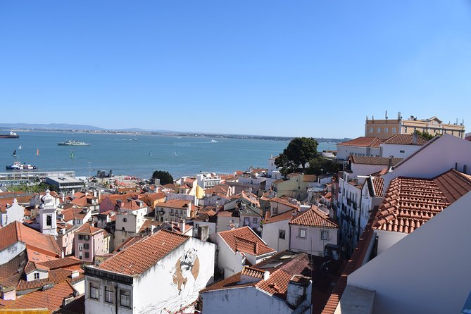 Be a local in Lisbon - Private Tour - Alfama, the oldest neighborhood: a walking stop that sets the mood