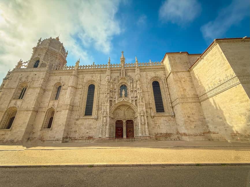 Belem Beyond the Guidebook: Discover with Tuk Tuk - Pastéis de Belém in 5 Minutes: More Than a Landmark Photo