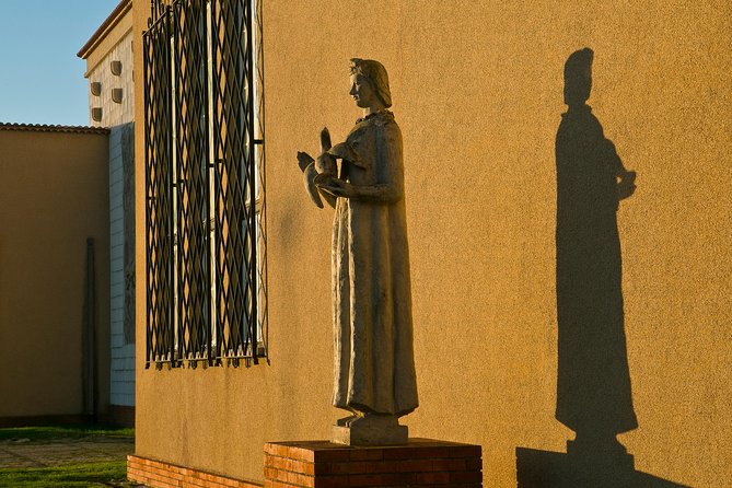 Belém District and the Salazar Dictatorship Legacy - Private Walking Tour - Afonso de Albuquerque Square: where the story begins with symbols