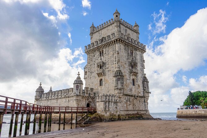 Belém in 2h: History, Monuments and Pastries by Tuk Tuk - Stop 1: Padrao dos Descobrimentos (your “welcome to the story” monument)