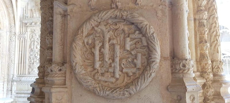 Belém: Jeronimos Monastery, Tickets and Guided tour - Empire Square Garden to Belém: the route that keeps the day simple