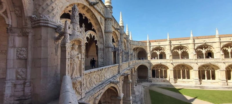 Belém: Jeronimos Monastery, Tickets and Guided tour - Monument to the Discoveries: why the second stop matters