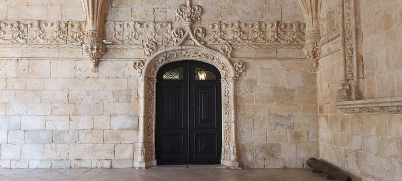 Belém: Jeronimos Monastery, Tickets and Guided tour - Practical prep for Belém weather and stone floors