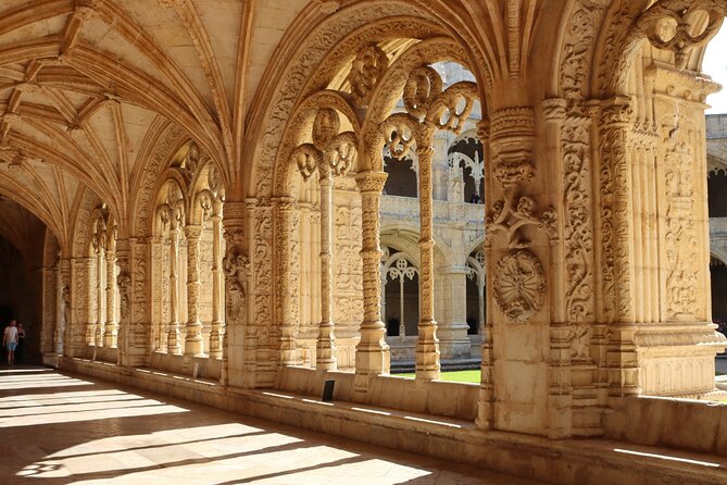 Belém Tour: Jerónimos Cloisters + Pastel Tasting - Practical Tips So Your Feet and Photos Survive