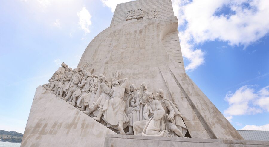 Belém Walking Tour + Jerónimos Monastery Ticket - Belém Tower: fortress views and the harbor story