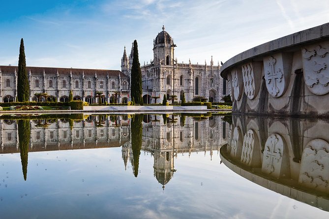 Belém Walking Tour & Lisbon’s Riverside Treasures - Meeting point reality check: Praça Afonso de Albuquerque