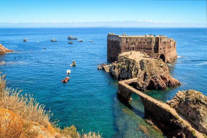 Berlengas Tour - The crossing to the Berlengas: short ride, strong wind energy