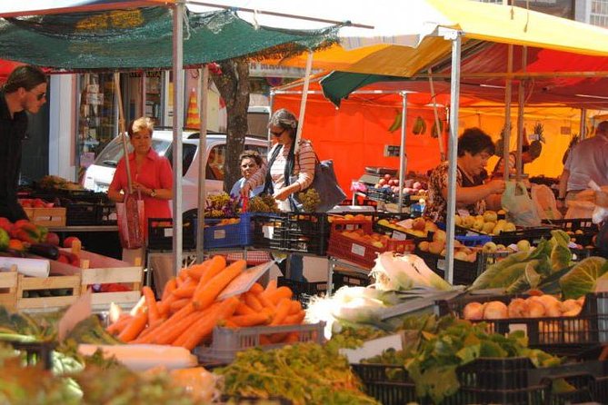 Best of Caldas da Rainha with a local guide - Stop 2: Praça da República and Portugal’s Daily Street Market