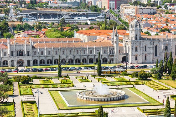 Best of Lisbon Full Day Private Tour - Central Lisbon Squares: Commerce, Rossio, and the 16th-Century Thread
