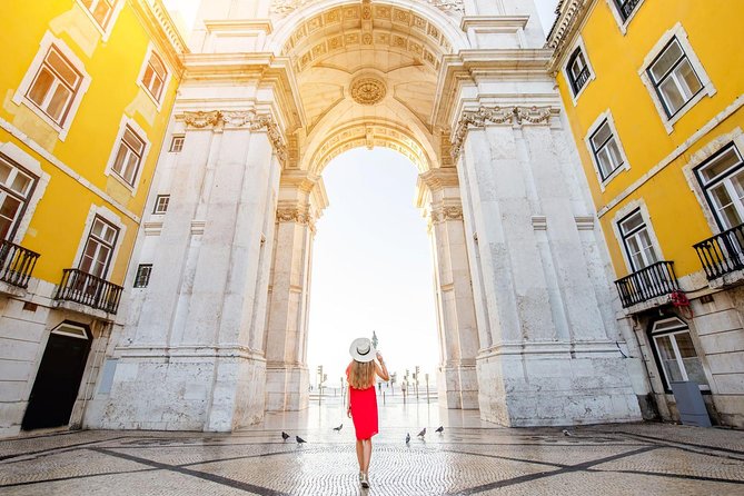 Best of Lisbon Tour, 5 days with Sintra, Cascais and Evora - Day 2: Alfama + St. George Castle Half-Day City Tour