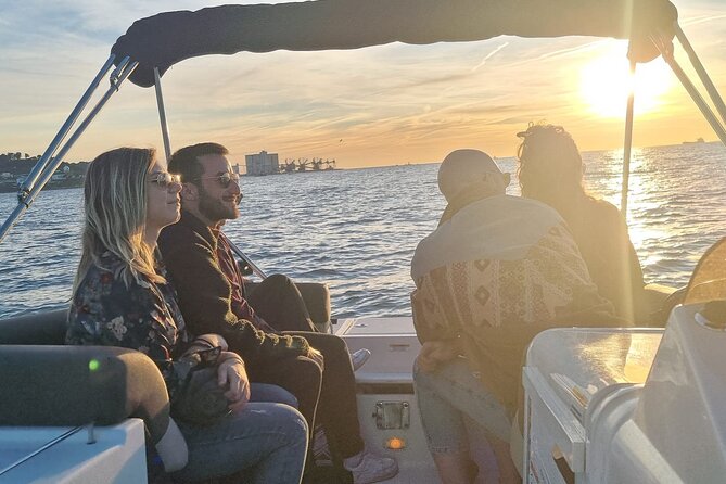 Boat Cruise with Champagne - Champagne-on-the-Tagus timing in a 2-hour loop
