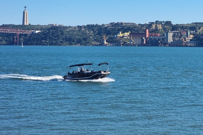 Boat Cruise with Champagne - Santa Engrácia, Cais do Sodré and Santos: Lisbon’s changing faces