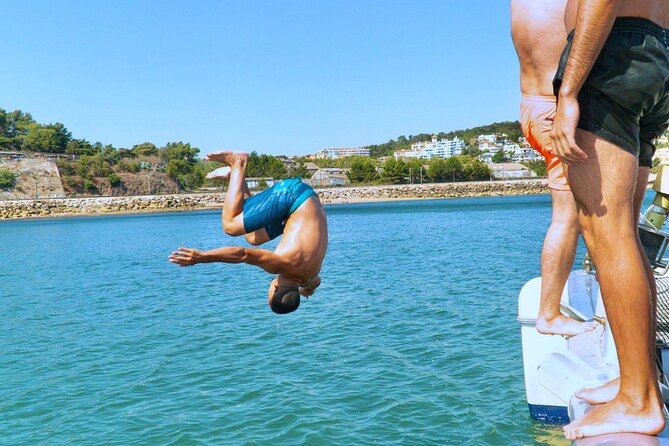 Boat Party - Party on the Tagus River - Drinks, DJs, and the “swim ladder” reality check