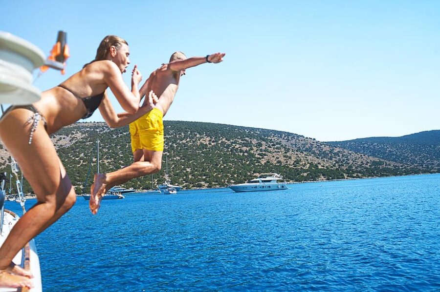 Boat Party to the Beach with Swimming Stops, DJ and Open Bar - Practical Tips for a Smooth Boarding Day