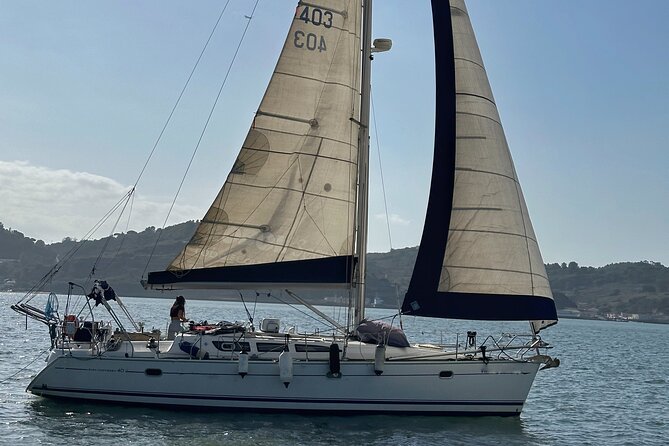Boat tour in Lisbon with local sailors - Lisbon by boat: why this beats another day on foot