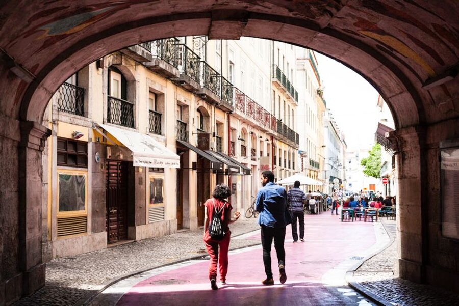 Burguês: Lisbon City Center Private Tuk Tuk Tour - Price and logistics: is $165 per group up to 2 worth it?