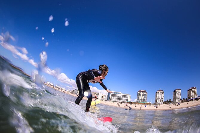 Capifórnia Surf Experience - Lisbon - Small-group coaching at Praia do Dragão Vermelho