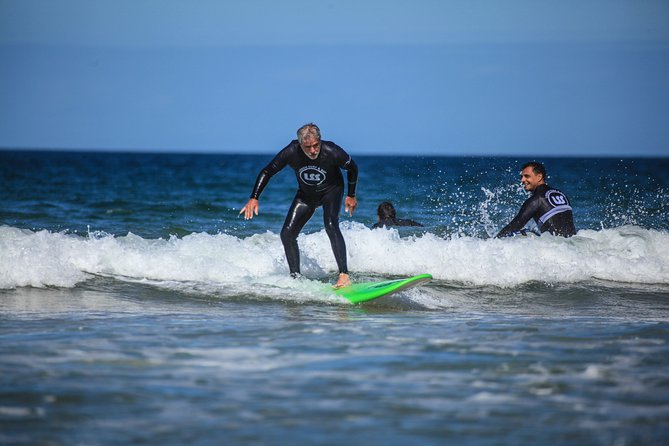 Capifórnia Surf Experience - Lisbon - The real lesson plan: paddling, positioning, standing, and safety