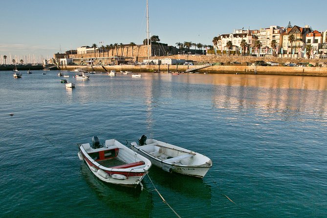 Cascais: Glamour and Decay by The Lisbon Coastline - Private Tour - Praia da Rainha to Centro Histórico: The Old Town That Explains Everything