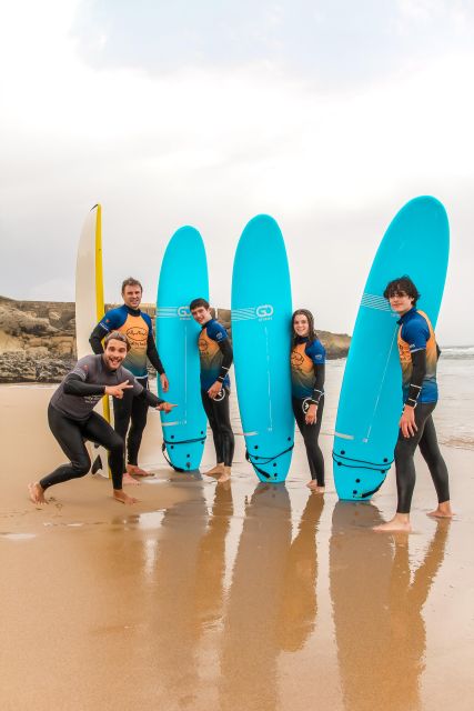 Cascais: Local Surf Experience - Getting there: meeting the surf bus above Casa da Praia