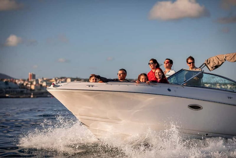 Cascais: Private boat with skipper, fuel, food and drinks - Meeting point and getting there: Porto de receio de Oeiras, Pier C