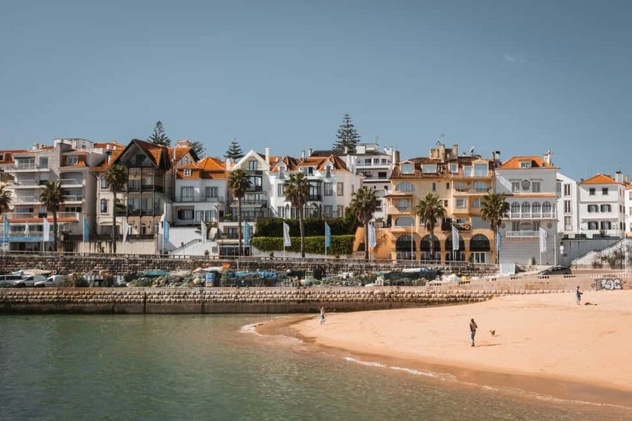 Cascais: Private & Flexible Walking Tour in Historic Center - Getting Started at Cascais Train Station (and Using Offline Audio Without Stress)