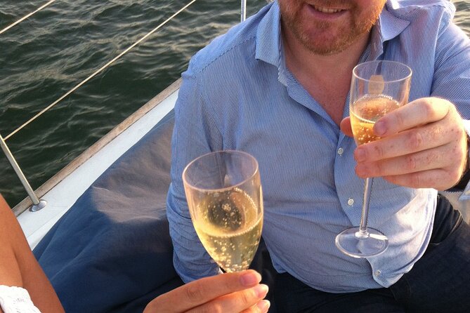 Cascais Romantic Luxury Private 2h Cruise with sparkling wine - Getting on board at Cascais Marina (and why that’s convenient)