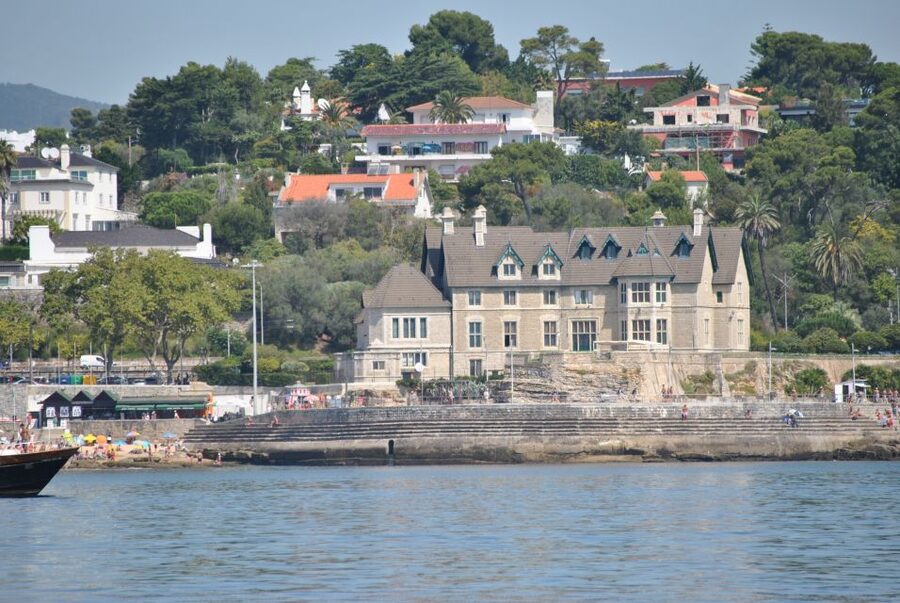Cascais: Sailing Tour with Drink - Crew style: why Antonio, Luis, Miguel, and Francisco matter