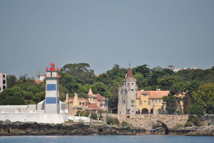 Cascais: Sailing Tour with Drink - The welcome drink and what you should know about extra food or drinks