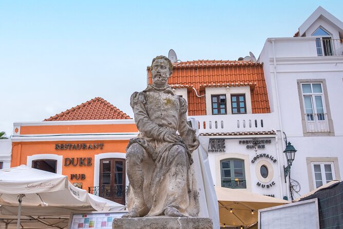 Cascais Scavenger Hunt and Sights Self-Guided Tour - Praia de Santa Marta and Bairro Amarelo: where creativity helps you see more