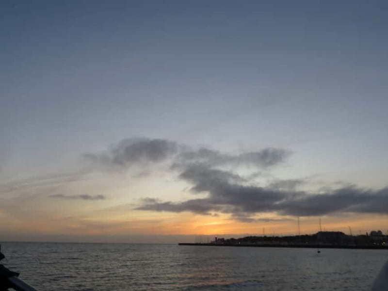 Cascais: Sunset Boat Trip with Welcome Drinks - Why this 90-minute Cascais sunset boat trip feels like the right length