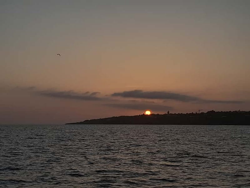 Cascais: Sunset Boat Trip with Welcome Drinks - Timing tips so you catch the best light