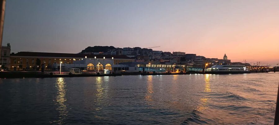 Cascais: Sunset Cruise to Lisbon with Open Bar - Beer, wine, and sangria: the open-bar part that actually matters