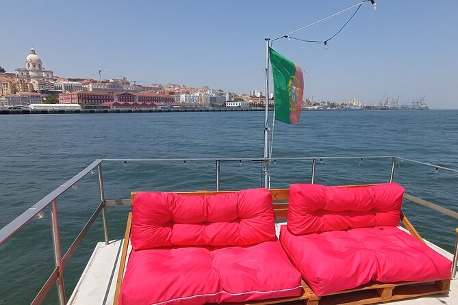 Cascais to Lisbon Sunset Cruise With Open Bar - Forts and Bay Views: Santo António and São Julião da Barra