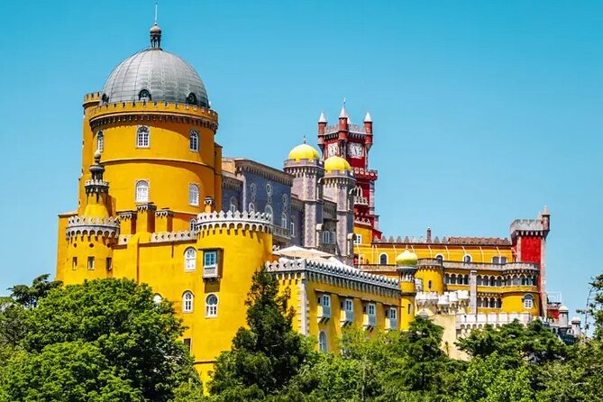 Charming Sintra on Private Guided Tour with History (All Day) - Azenhas do Mar ocean pool (Stop 5): the coast break your legs will thank you