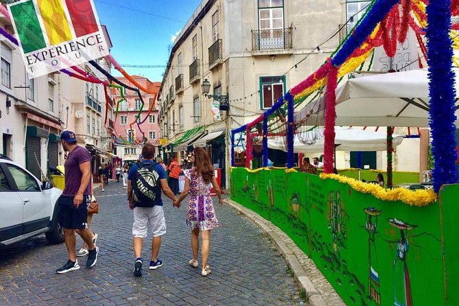 City Tour, wonders of ancient Lisbon through the monuments - A Classic Architectural Pause: Santa Engrácia and a National Landmark