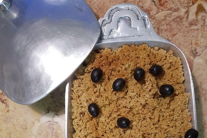 Cooking Workshop in Cascais (group of 4 min) - Cooking Alcatra à Açoreana: The Clay Pot Lesson