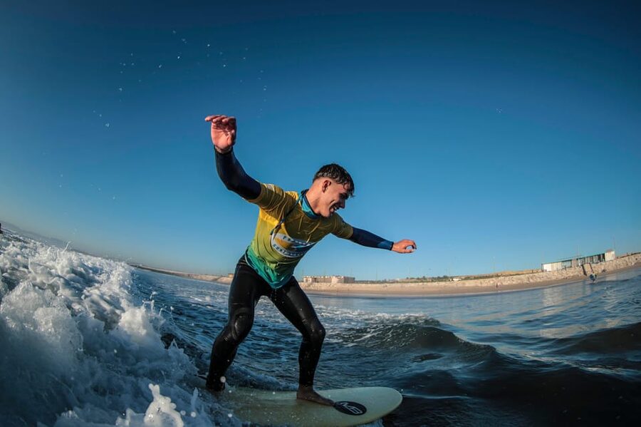 Costa da Caparica: Sunset Surf Lesson - Meeting Portugal Surf School and Getting Your Gear Sorted
