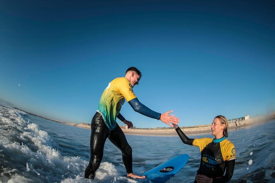Costa da Caparica: Sunset Surf Lesson - After the Waves: Showers, Changing Rooms, and Lockers