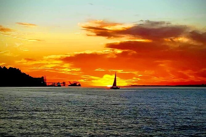 Daytime/Lisbon Sunset Boat with history and wine (small group) - Comfort and Photo Tips for Golden Hour on the Tagus