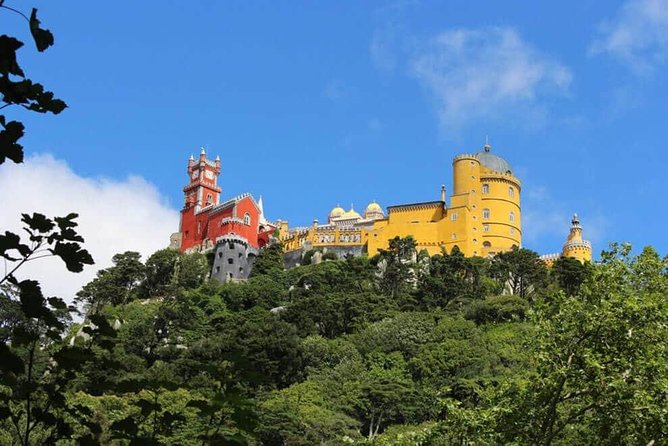 Daytrip from Lisbon to Sintra+Cascais-Large groups up to 10 pax - Key highlights that make this transfer worth it