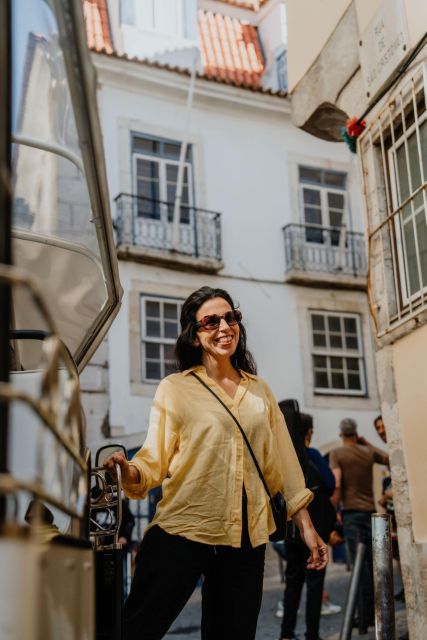 Discover Lisbon 4h Tuk Tuk - Key things I’d notice first