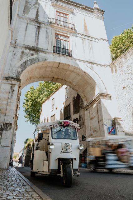 Discover Lisbon 4h Tuk Tuk - Miradouro Time: Portas do Sol and Senhora do Monte
