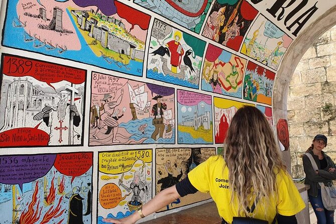 Discover Lisbon's Alfama: Secrets of the Old Town - Getting your bearings at Praça do Rossio before Alfama’s twists