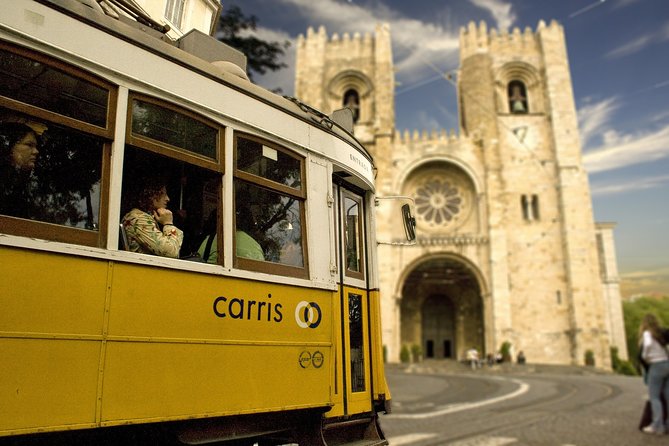 Discover Lisbon's Alfama: Secrets of the Old Town - Iglesia de São Domingos: go inside, then notice everything
