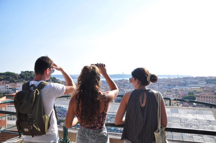 Discover Lisbon: Tuk Tuk Tour - Alfama narrow streets: the real Lisbon feeling
