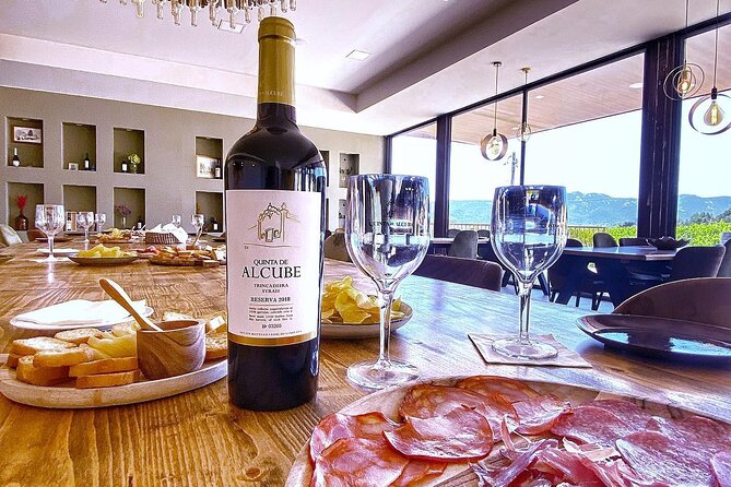 Discover Setúbal´s Secrets: Wine, Culture&Arrabida Magic| PRIVATE - Doca dos Pescadores lunch: choose seafood with the Sado view