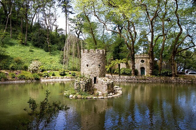 Drive yourself - Pena Palace, Moorish Castle, Quinta da Regaleira - Renting the Renault Twizy: easy to drive, easier to park